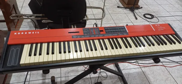 Kurzweil SP76 - Teclado Profissional