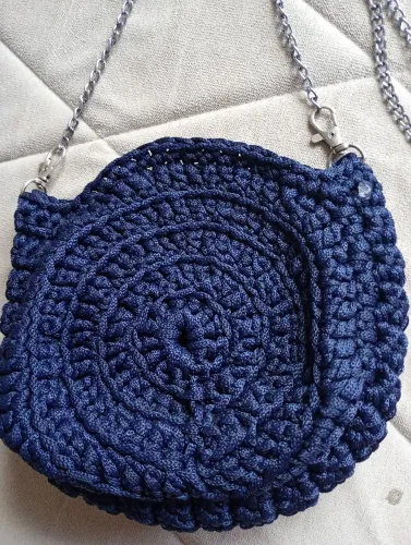 Bolsa de crochê azul