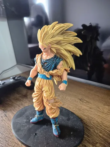 Action Figure Goku Super Saiyajin 3