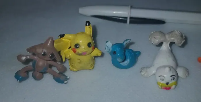 8 mini Pokémon ( de máquina)  LER ANÚNCIO 