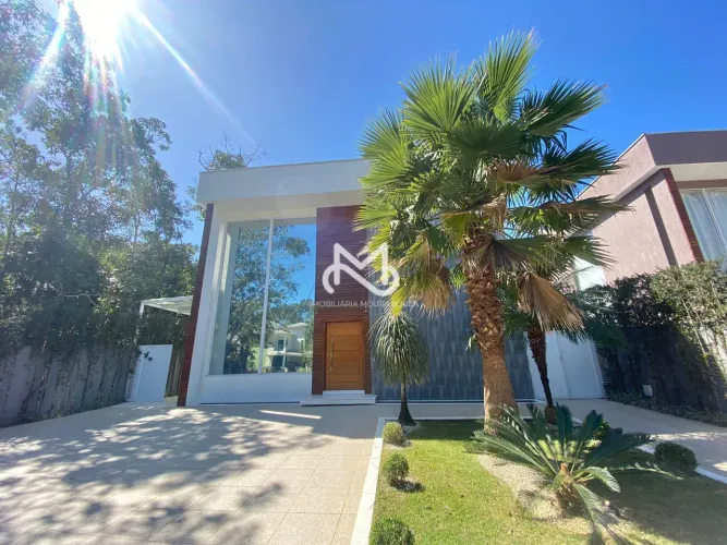 Casa de Alto Padrão no Módulo 22 da Riviera de São Lourenço.