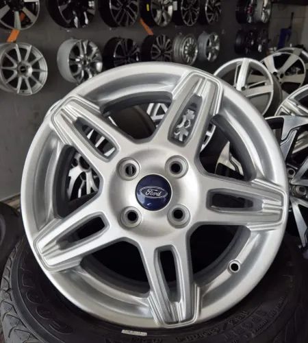 Jogo de rodas New Fiesta aro 15 4x108