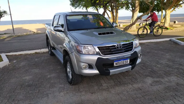 Toyota Hilux CD SRV D4-d 4X4 3.0 TDI Diesel AUT 2012