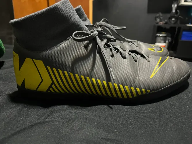 Chuteira Nike Mercurial