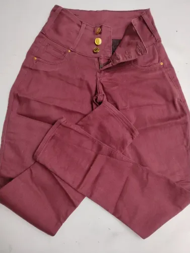 Calça Jeans Feminina Bordô