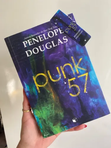 Punk 57 - Penelope Douglas + brindes