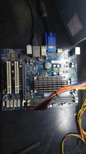 Placa mãe ECS HDC-M