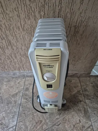 Aquecedor portátil à óleo