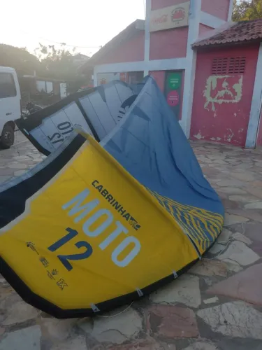 Kitesurf Cabrinha Moto com barra