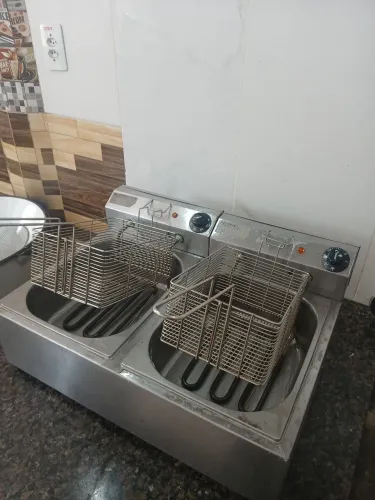 Fritadeira elétrica duas cubas 220V