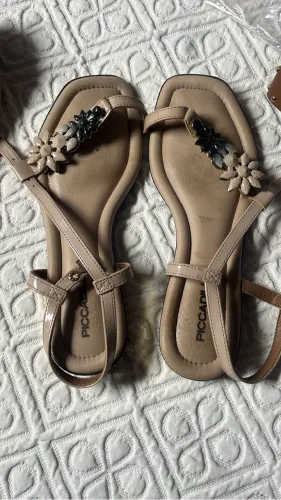 Tênis, sapatilhas e sandálias 