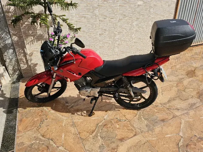 Moto Yamaha Factor 125 ED 2014 Partida Elétrica com baú