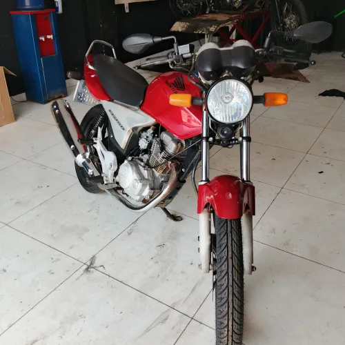 Moto em dias e revisada