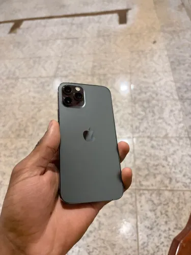 Vendo iPhone  12 pro urgente !