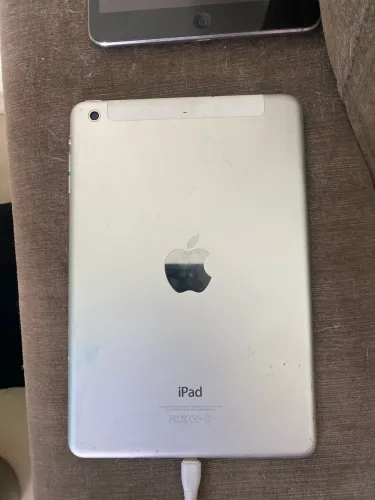 iPad mine 2 em excelente estado de conservação.