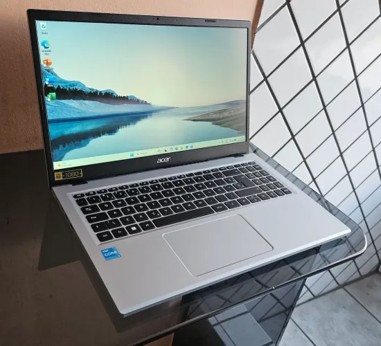 Notebook acer Aspire A315, i3 da 12º Ger. 8GB, SSD 256GB