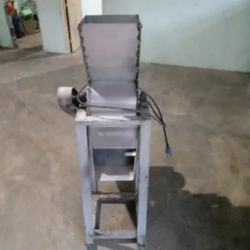 Máquina de rasgar caju (produção de cajuína)