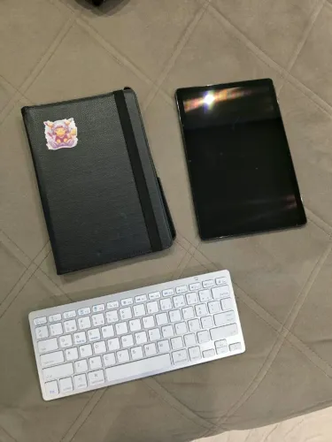 Tablet A9+ + teclado bluetooth