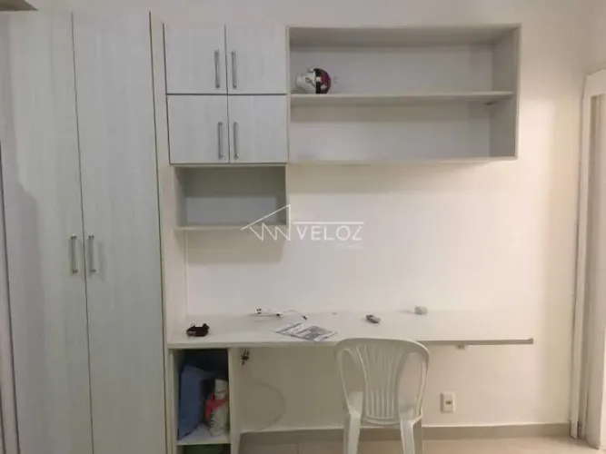 Apartamento : / Residencial / Glória
