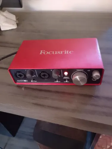 VENDO SCARLETT 2I2 $700 ZAP *59