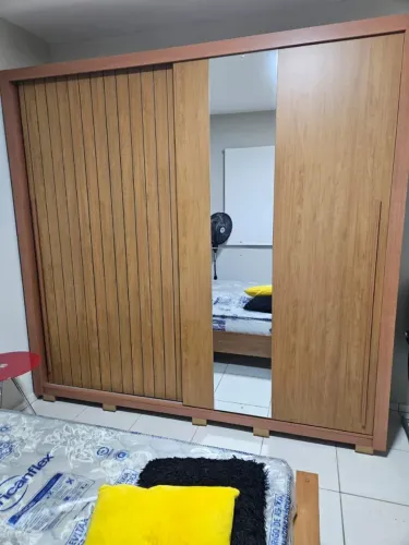 guarda roupa novo e cama casal
