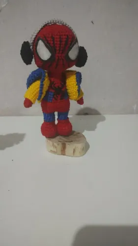 Homem aranha amigurumi