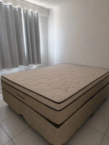 Vende-se cama casal Queen