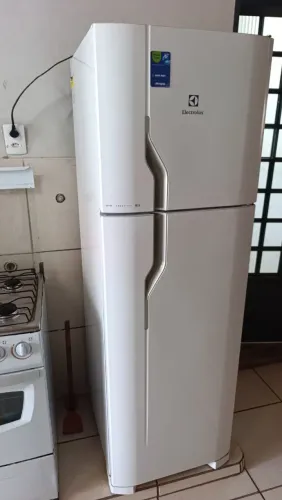 Geladeira Eletrolux Semi Nova