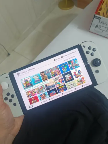 Nintendo Switch 512gb DESBLOQUEADO com mais de 10 jogos seminovo