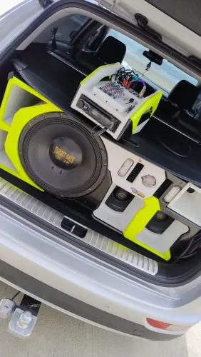 Som automotivo
