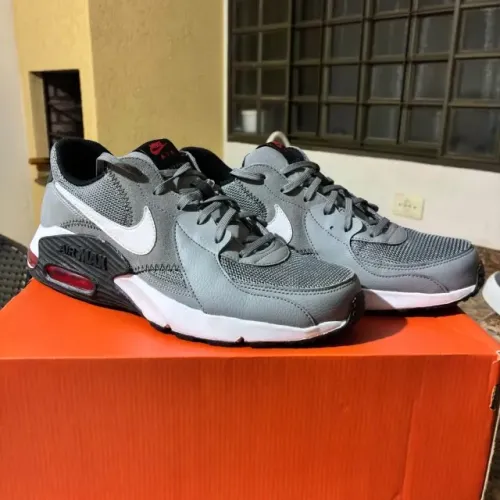 Tênis Nike Air Max Excee - Tamanho 41 - Cinza/Vermelho