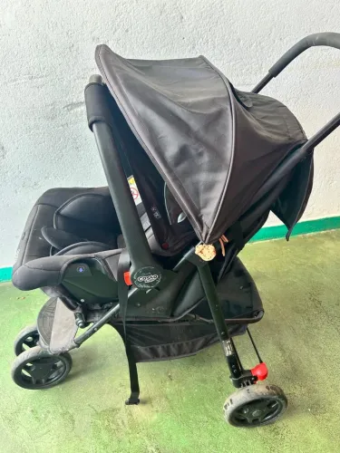 Kit carrinho com bebê conforto
