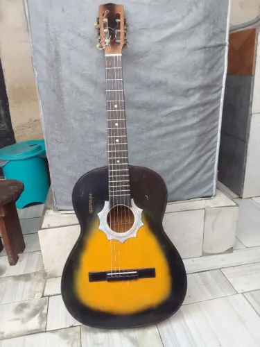 Vendo violão  tranquilo gianini ( boca estrela)