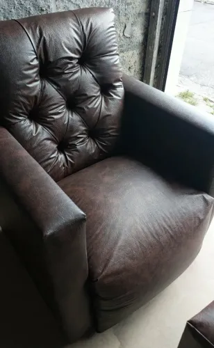 POLTRONA CAPITONÊ CHESTERFIELD (Direito da fábrica)