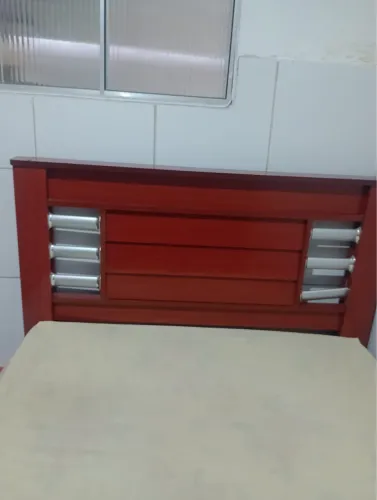Cama de madeira