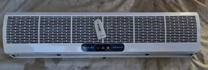 Cortina de Ar SURYHA - SRA900 Usada controle remoto 220 V. Dimensões  LxAxP 130x130x900mm