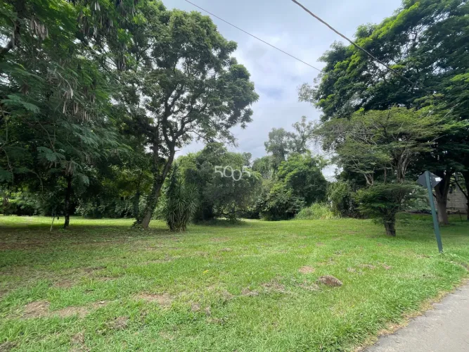 Excelente terreno à venda no condomínio Terras de São José em Itu com 2160m2 de área útil.