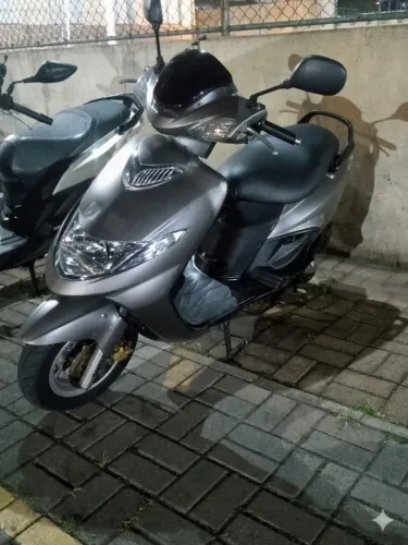Suzuki Burgaman em ótimo estado (pneus novos, carburador novo e demais itens novos_