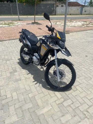 XRE 300 ano 21 modelo 22