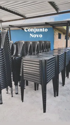 Conjunto mesa com 4 cadeiras
