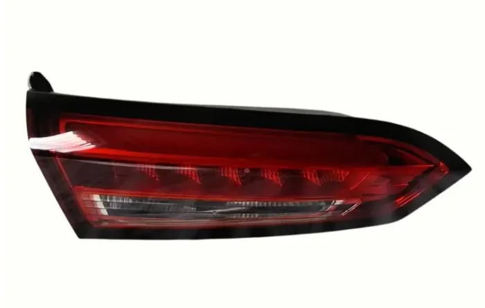 Lanterna Fiat Cronos Tampa do Porta Malas 20017/2025 Original Lado Direito