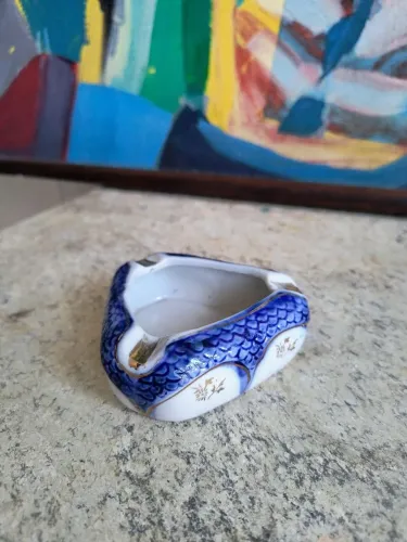cinzeiro antigo 1950 estilo rococó porcelana azulejo branco antigo antiquario decoração