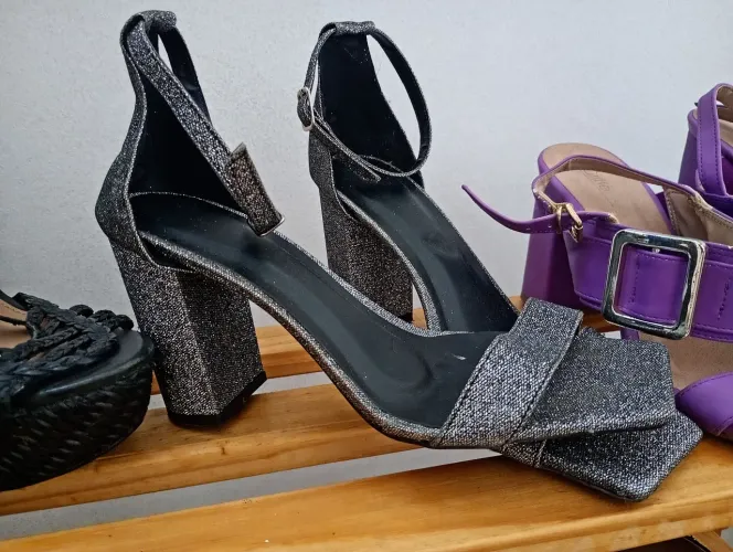 3 pares novos n.37 apenas 80 reais