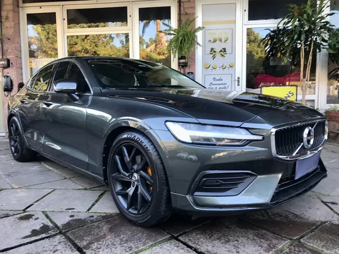 Volvo S60 T-4 Momentum 2.0 190cv 4P 2020