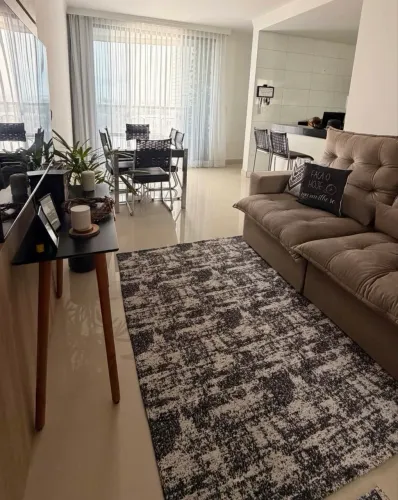Mesa e Cadeiras 6 Lugares ? Ratam ( banquinhos não inclusos ) 