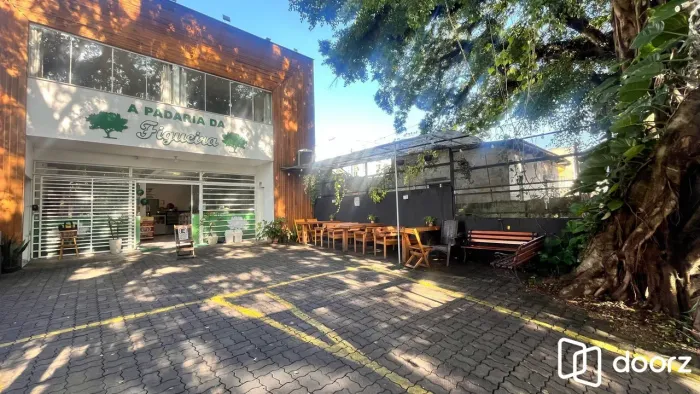 Excelente loja a venda bairro Tristeza, com 202m2. Aceita dação.
