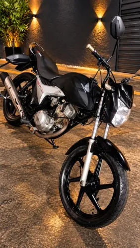 Titan 150 vendo ou troco