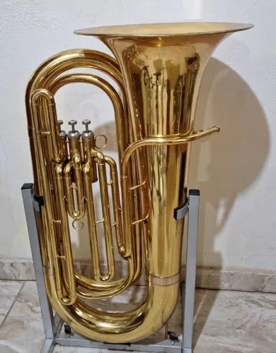 Tuba Star Steinway 3/4 de 4 pistos em Sib.
