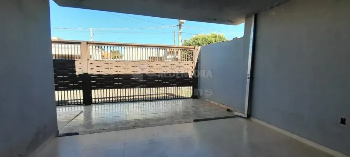 Casa com 3 dormitórios com 2 vagas de garagem no bairro Mais Viver
