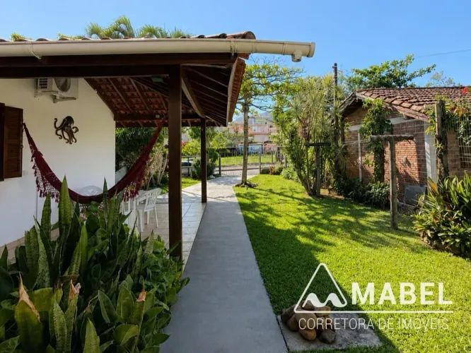 Casa com 4 quartos no Ferraz em Garopaba/SC